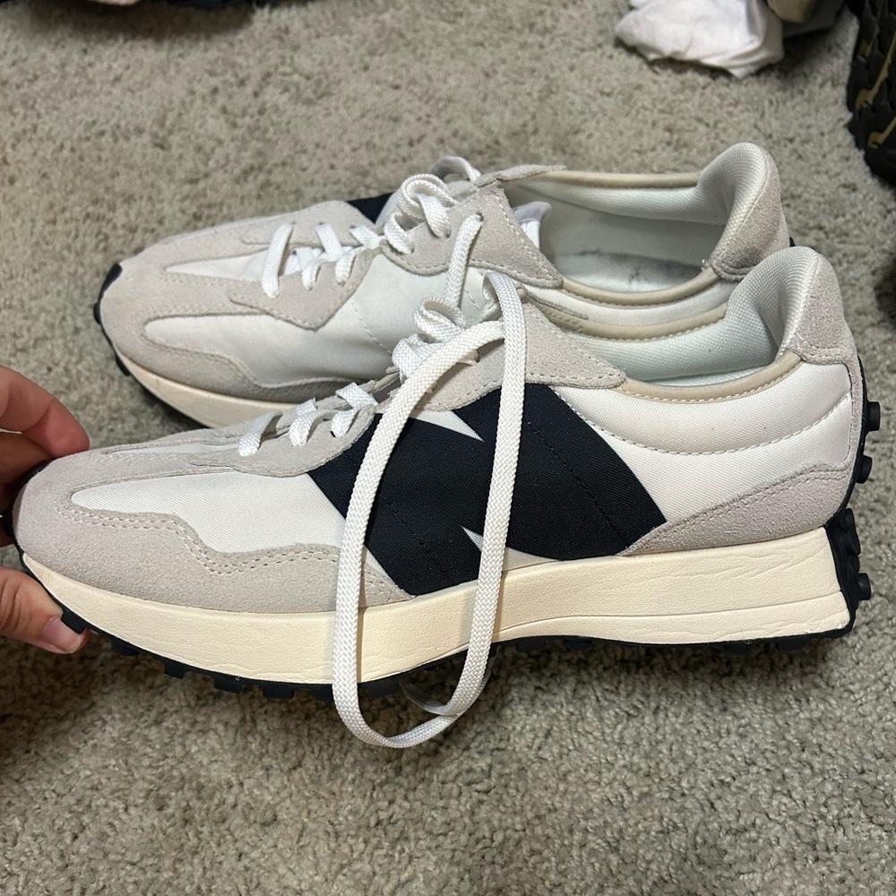 New Balance 327
